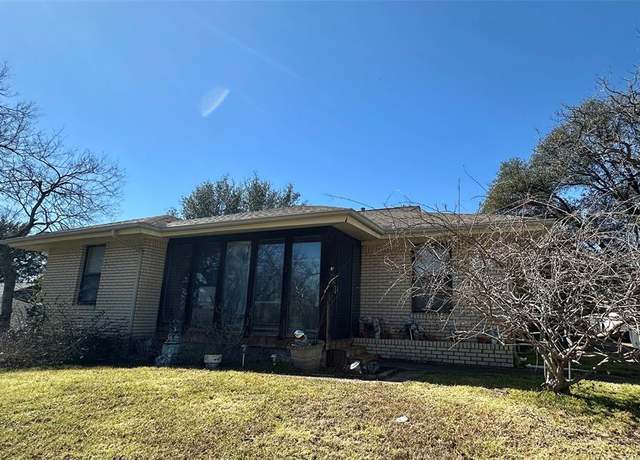 Property at 3023 Lasca St, Dallas, TX 75227, 2 beds, 1 bath