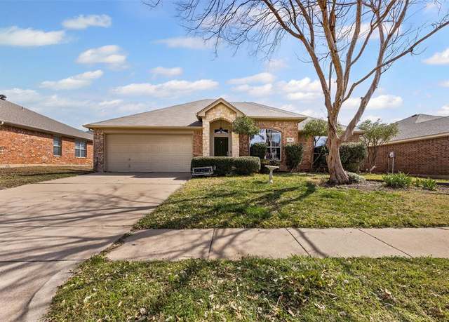 Property at 908 Sycamore St, Burleson, TX 76028, 4 beds, 2 baths