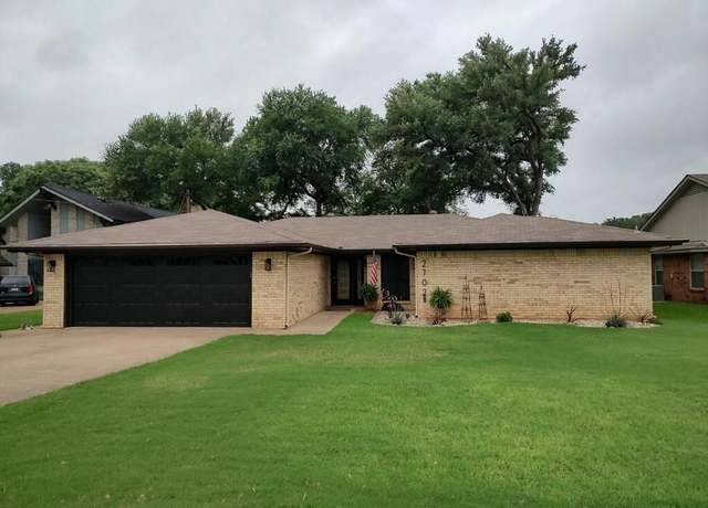 Property at 2702 Casas Del Sur Ct, Granbury, TX 76049, 3 beds, 2 baths