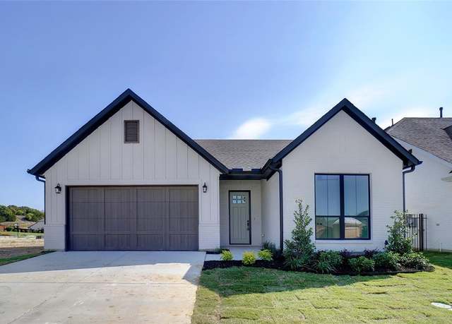 Property at 629 Hummingbird Dr, Aledo, TX 76008, 3 beds, 2 baths