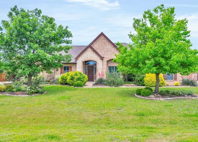 Property at 105 Courtney Cir, Waxahachie, TX 75165, 4 beds, 3 baths