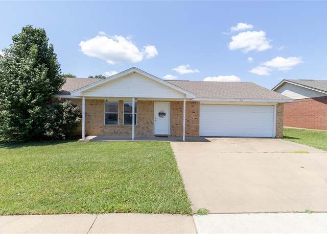 Property at 306 Kathy Ln, Granbury, TX 76049, 3 beds, 2 baths