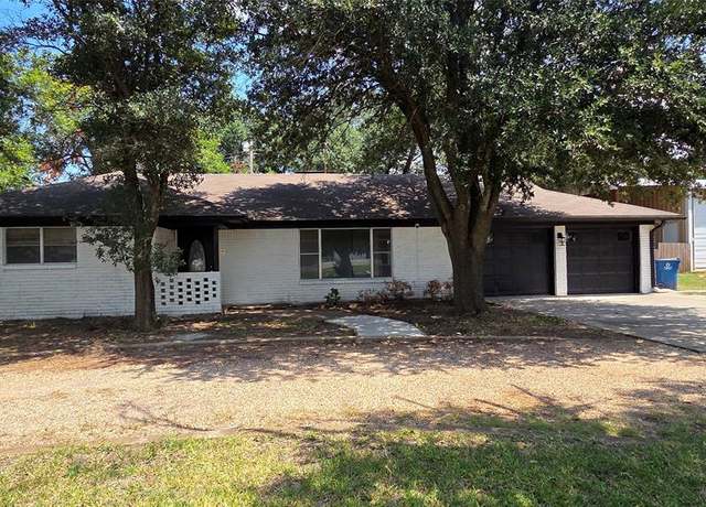 Property at 605 S Files St, Itasca, TX 76055, 3 beds, 2 baths