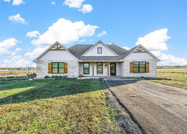 Property at 7145 Donald Rd, Krum, TX 76249, 4 beds, 3 baths