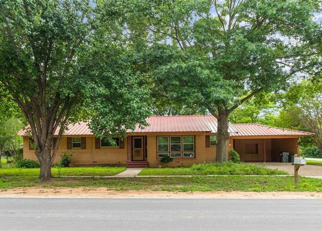 Property at 608 S Austin St, De Leon, TX 76444, 3 beds, 2 baths