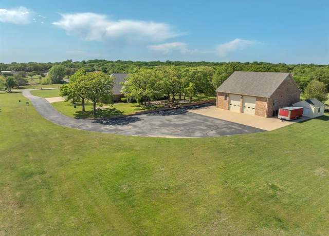Property at 327 Saddle Club Rd, Weatherford, TX 76088, 4 beds, 5 baths