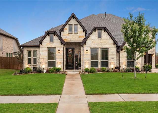 Property at 440 Wildwood Ct, Waxahachie, TX 75165, 5 beds, 4.5 baths