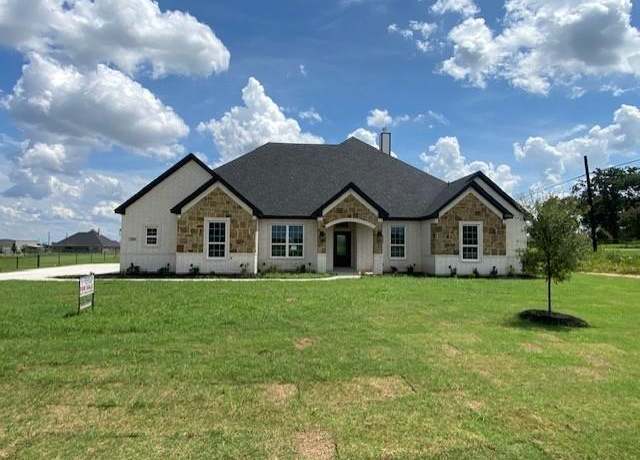 Property at 2000 Donna Ct, Reno, TX 76020, 4 beds, 2.5 baths