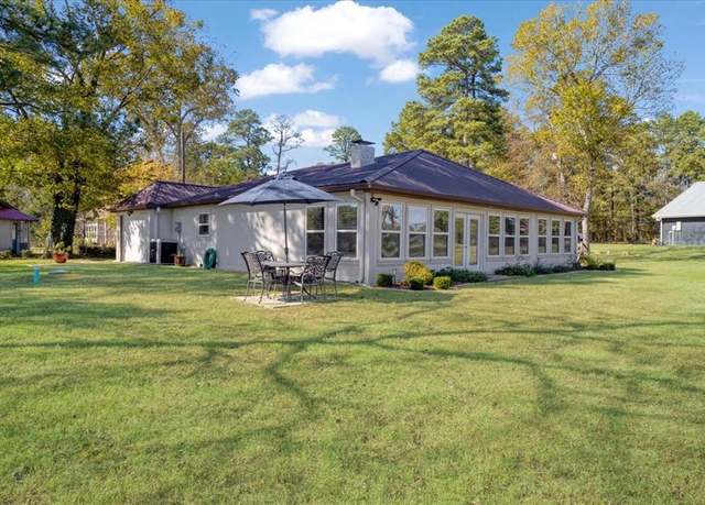 Property at 324 County Road 3172, Clarksville, TX 75426, 3 beds, 2 baths