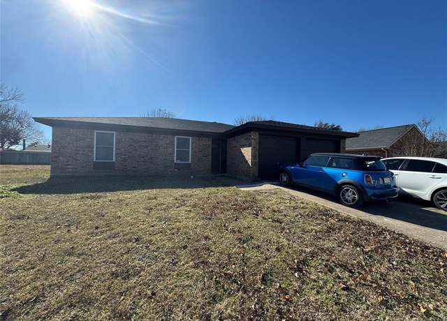 Property at 1705 La Fontaine Ln, Greenville, TX 75402, 3 beds, 2 baths
