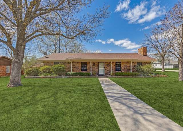 Property at 1200 S Church St, Decatur, TX 76234, 3 beds, 2 baths