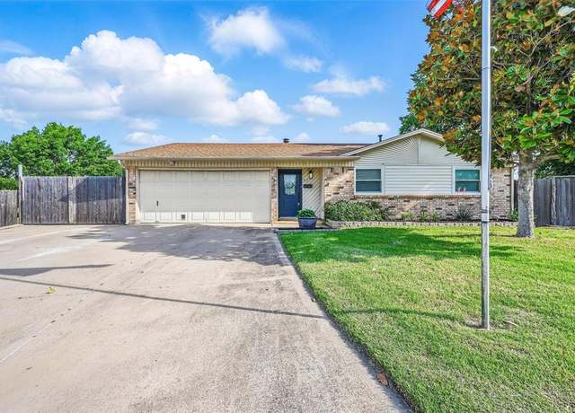 Property at 317 Wallace Ct, Crowley, TX 76036, 3 beds, 1.5 baths