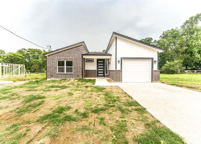 Property at 128 Goodman St, Sulphur Springs, TX 75482, 3 beds, 2 baths