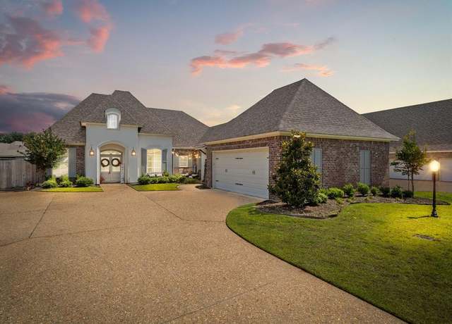 Property at 630 Dumaine Dr, Bossier City, LA 71111, 4 beds, 3 baths