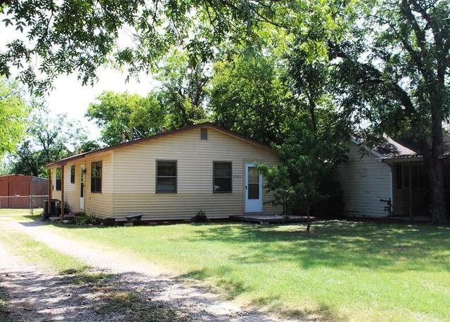 Property at 2506 Vincent St, Brownwood, TX 76801, 3 beds, 1.5 baths