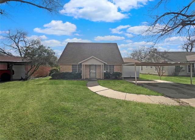 Property at 2301 Berkley St, Brownwood, TX 76801, 3 beds, 2 baths