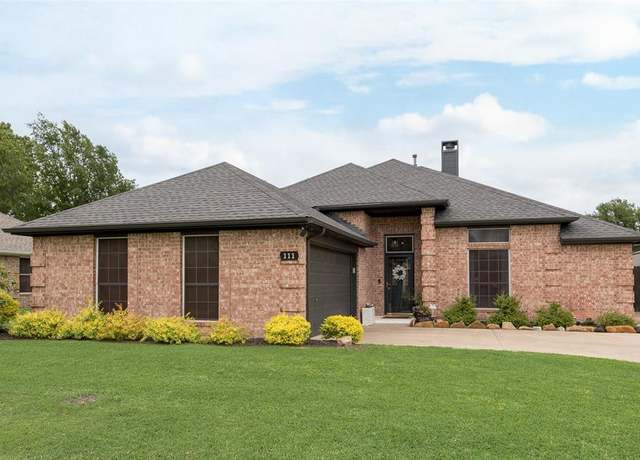 Property at 111 Princeton Cir, Forney, TX 75126, 3 beds, 2 baths
