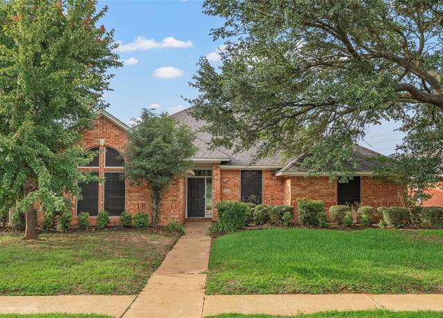 Property at 1003 Regent St, Bossier City, LA 71111, 3 beds, 2 baths
