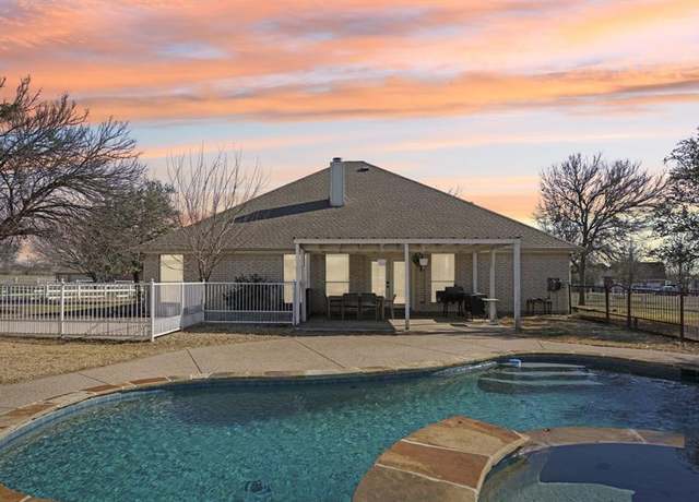 Property at 14017 Northwest Ct, Haslet, TX 76052, 3 beds, 2 baths