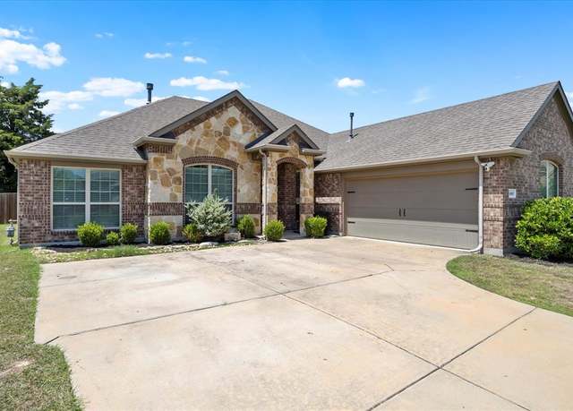 Property at 4917 Westlake Dr, Garland, TX 75043, 4 beds, 2.5 baths
