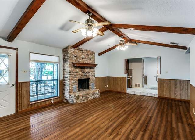 Property at 213 S Allen St, Boyd, TX 76023, 3 beds, 2 baths