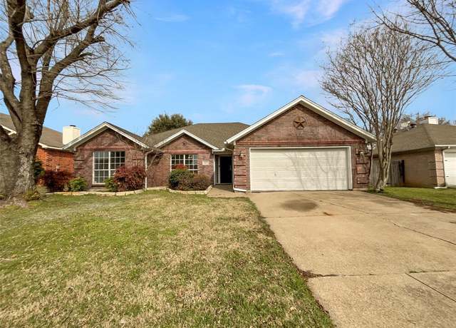 Property at 2805 Monthaven Dr, Arlington, TX 76001, 3 beds, 2 baths