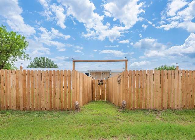 Property at 305 S Brown St, Richland Springs, TX 76871, 3 beds, 2 baths