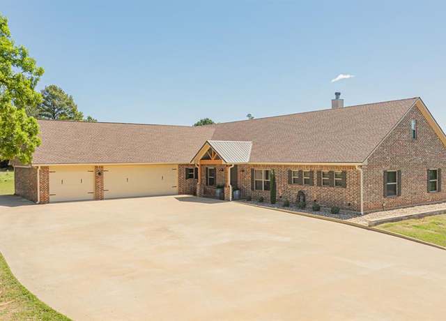 Property at 8148 N County Road 3111, Kilgore, TX 75662, 4 beds, 3.5 baths
