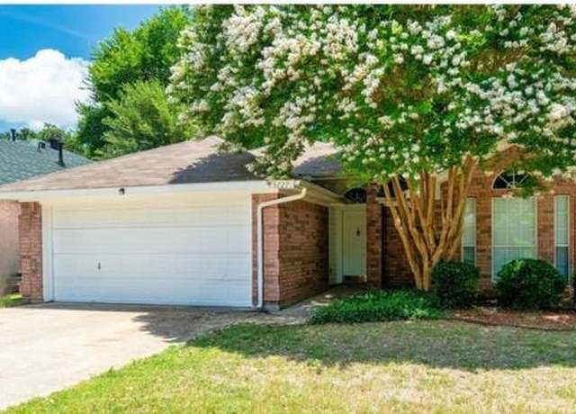 Property at 5727 Autumn Wheat Trl, Arlington, TX 76017, 3 beds, 2 baths