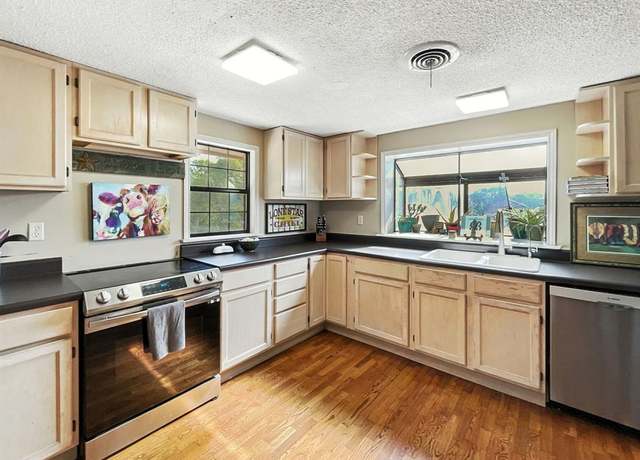 Property at 803 Derting Rd E, Aurora, TX 76078, 4 beds, 1 bath
