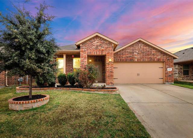 Property at 816 Rutherford Dr, Crowley, TX 76036, 3 beds, 2 baths