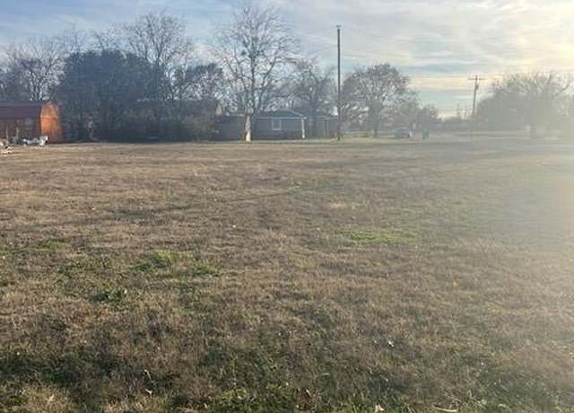 Property at 209 Bonham St, Tom Bean, TX 75489