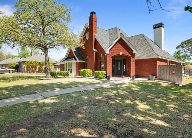 Property at 1304 Fairfax Dr, Mansfield, TX 76063, 3 beds, 2.5 baths
