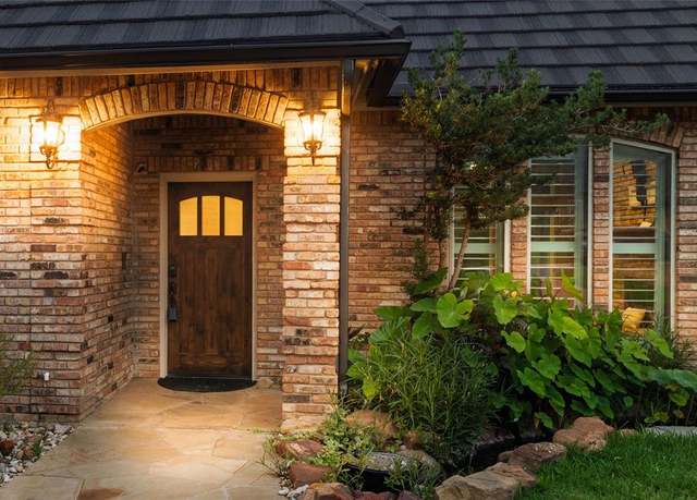 Property at 6711 Parkside Ct, Arlington, TX 76016, 4 beds, 3 baths