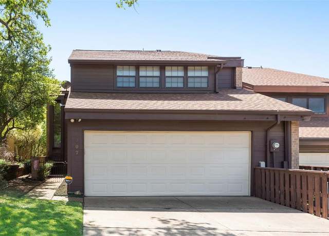 Property at 707 Oakwood Trl, Fort Worth, TX 76112, 3 beds, 2.5 baths