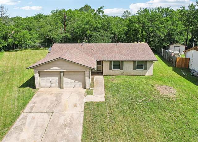 Property at 207 Bluebird Cir, Denton, TX 76209, 3 beds, 2 baths