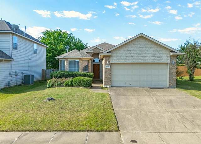 Property at 7404 Sunray Dr, Fort Worth, TX 76120, 3 beds, 2 baths