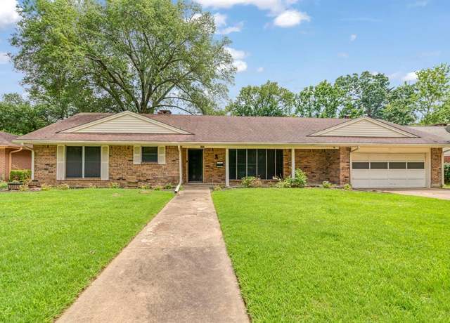 Property at 2680 Hubbard St, Paris, TX 75460, 3 beds, 2 baths