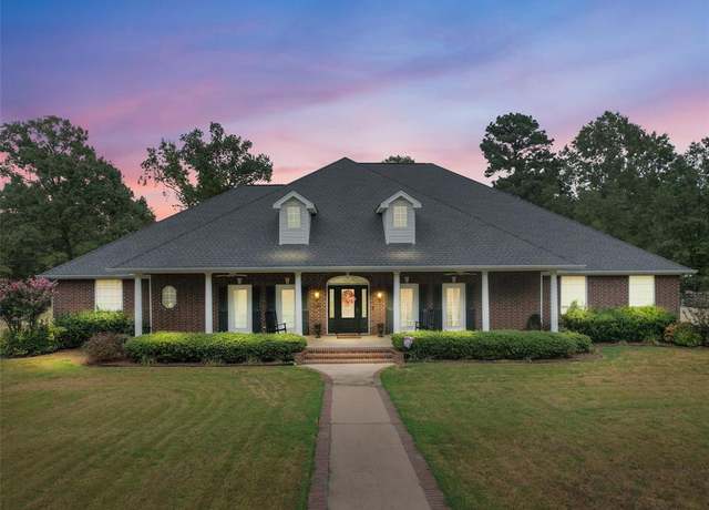 Property at 924 John Dean Rd, Gilmer, TX 75644, 3 beds, 3 baths