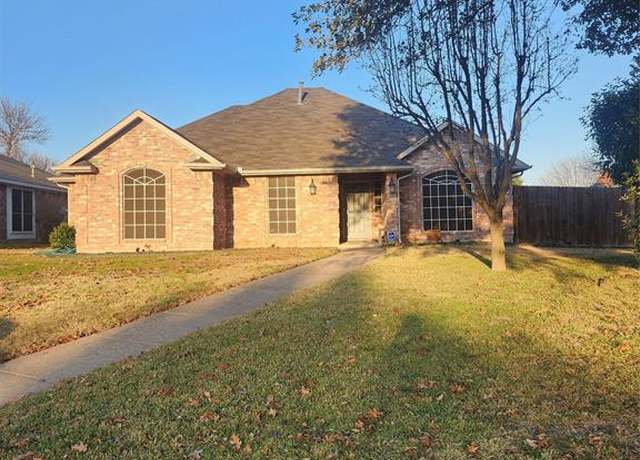 Property at 853 Woodridge Cir, Desoto, TX 75115, 4 beds, 2 baths