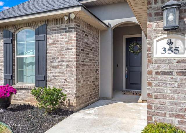 Property at 355 N Hampton St, Haughton, LA 71037, 5 beds, 3 baths