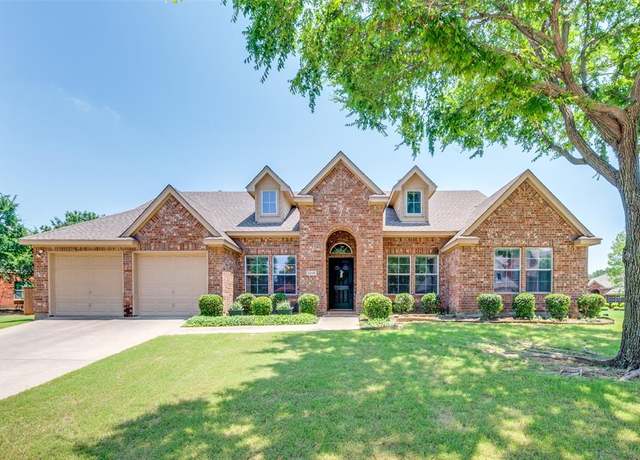 Property at 2200 Palamino Ct, Denton, TX 76210, 3 beds, 2 baths