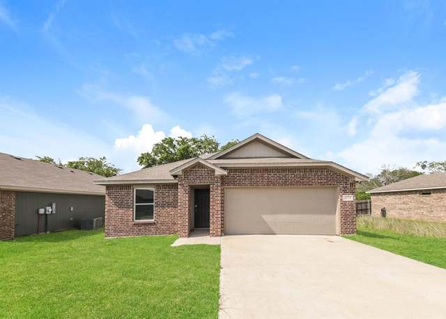 Property at 471 Bobbie St, Mabank, TX 75147, 4 beds, 2 baths