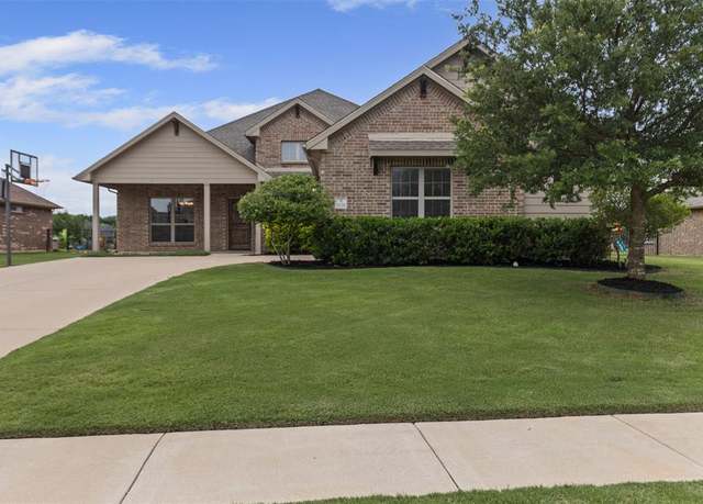Property at 1028 Morningside Dr, Burleson, TX 76028, 3 beds, 2.5 baths