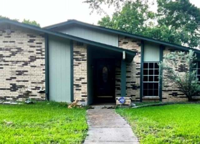 Property at 2901 Branch Oaks Dr, Garland, TX 75043, 3 beds, 3 baths