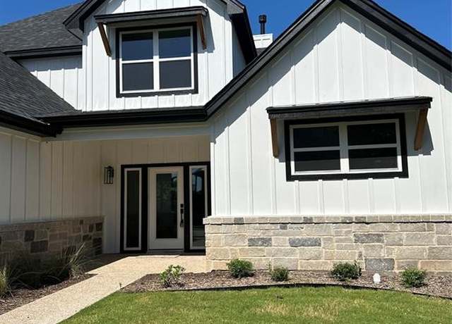 Property at 304 Heather Run, Woodway, TX 76712, 4 beds, 3.5 baths