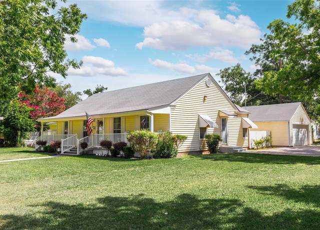 Property at 2308 Dartmore St, Brownwood, TX 76801, 3 beds, 2 baths