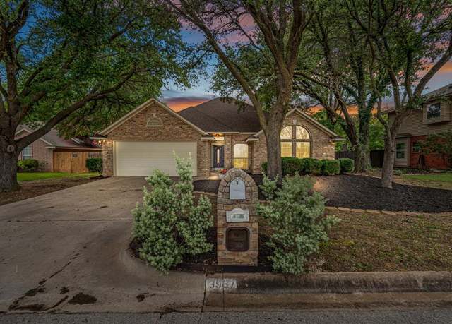 Property at 3937 Grant Pkwy, Denton, TX 76208, 4 beds, 2 baths