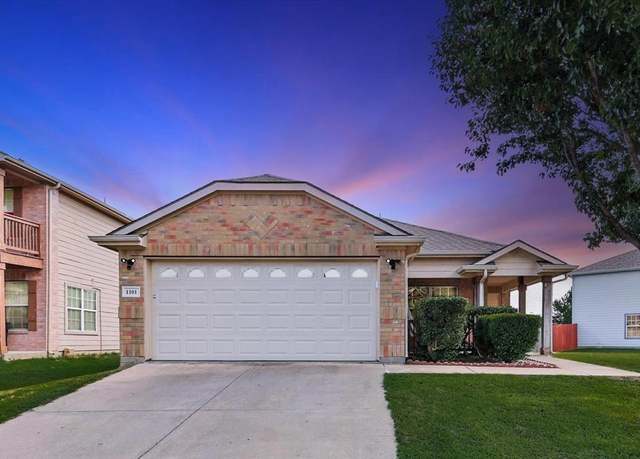 Property at 1101 Castle Top Dr, Fort Worth, TX 76052, 3 beds, 2 baths