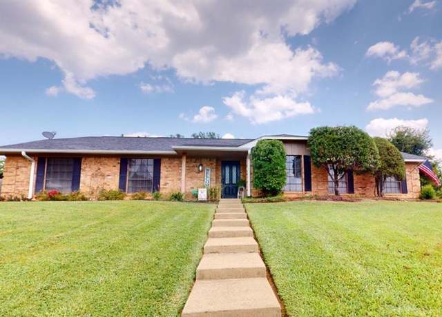 Property at 209 Colonial Cir, Athens, TX 75751, 3 beds, 2 baths